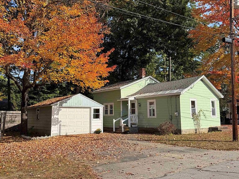 87 Pinehurst Avenue photo 1
