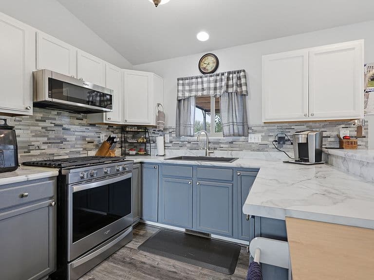 1225 Summerfield Dr photo 3