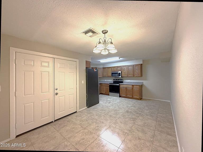 2713 E JUNIPER Avenue photo 5