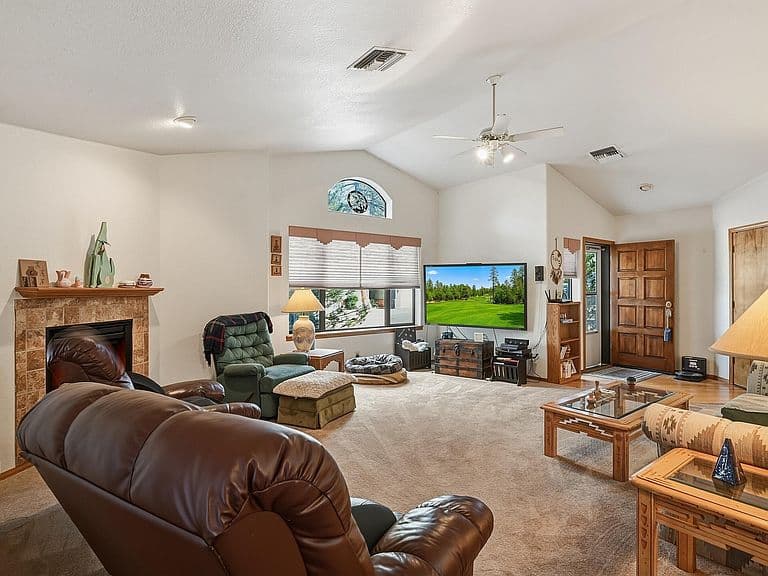 108 S Forest Park Dr photo 4