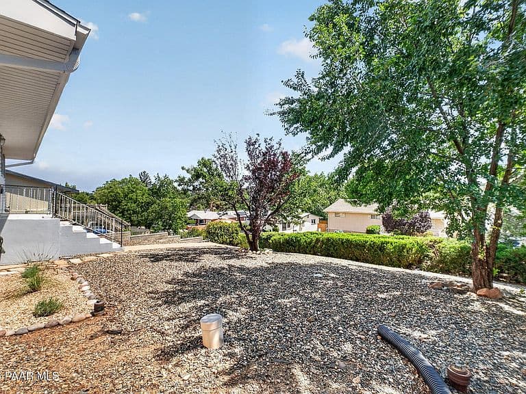 544 Roma Ave photo 3