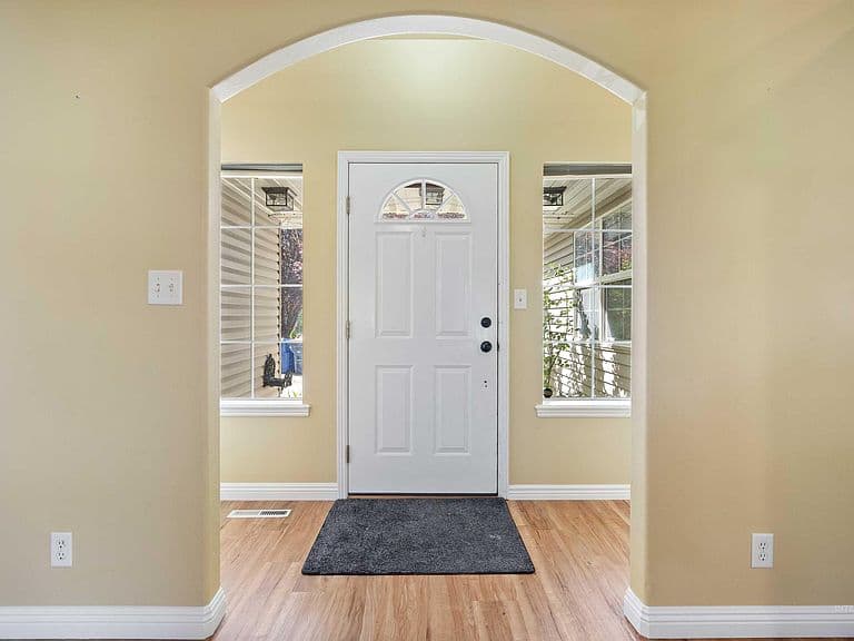 330 Shadetree Trl photo 3