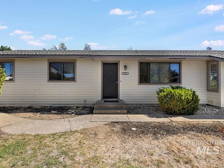 2220 Macs Ave photo 2