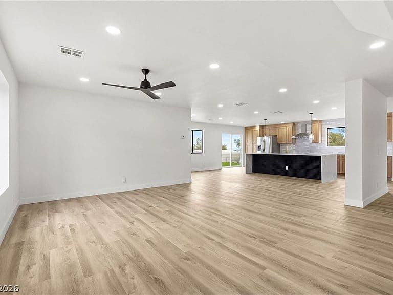 1212 Santa Ynez Ave photo 2
