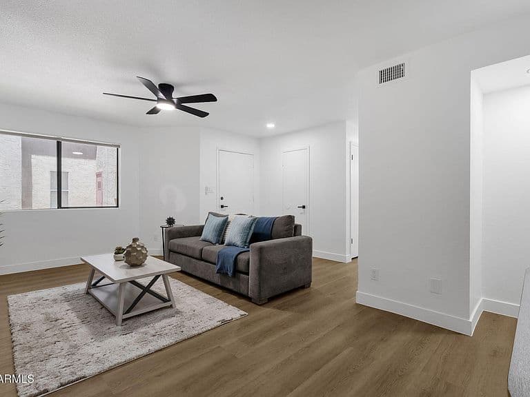 2121 S PENNINGTON -- #21 photo 4