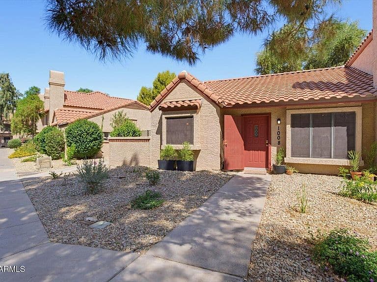 4901 E Kelton Lane #1008 photo 2