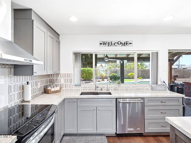 2653 W OBISPO Circle photo 1