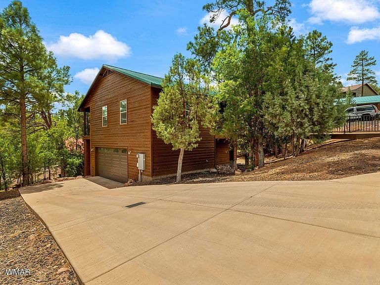 1061 E Tyson Pl photo 3