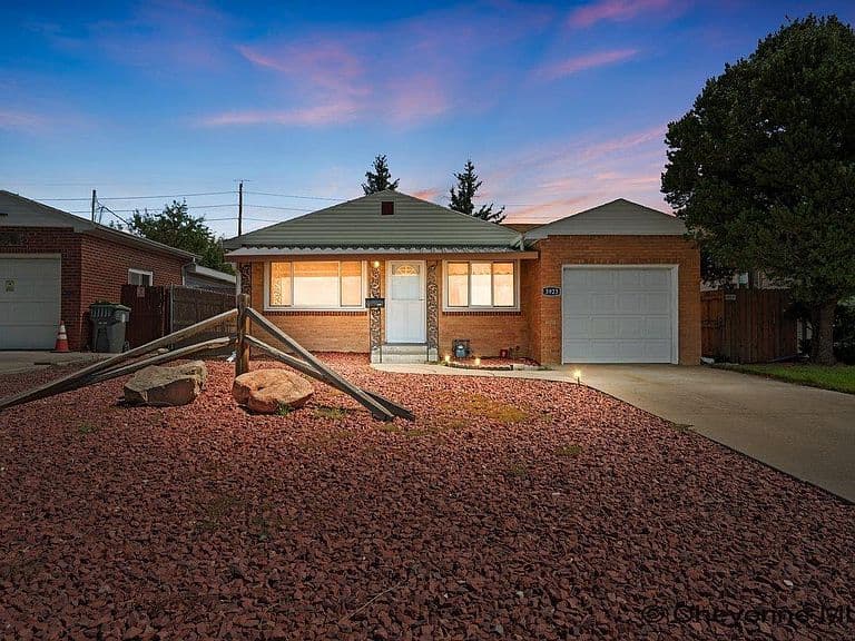 3923 Hynds Blvd photo 1