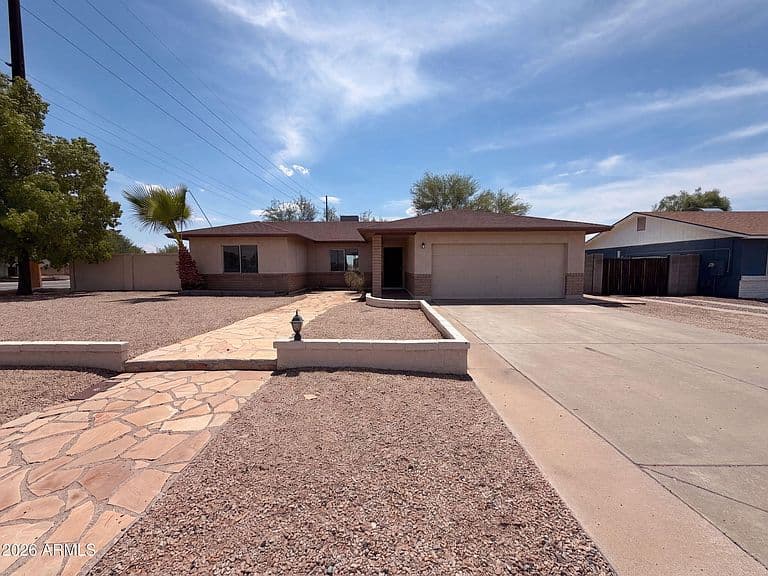 10701 W CAMPBELL Avenue photo 1