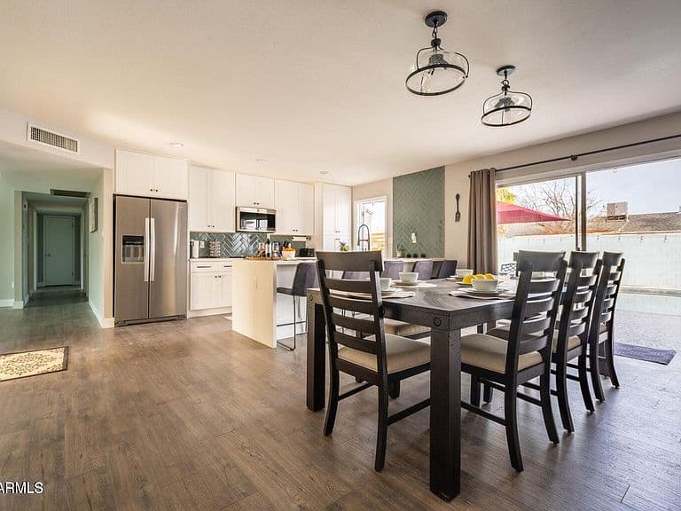 2430 E HERMOSA Drive photo 5