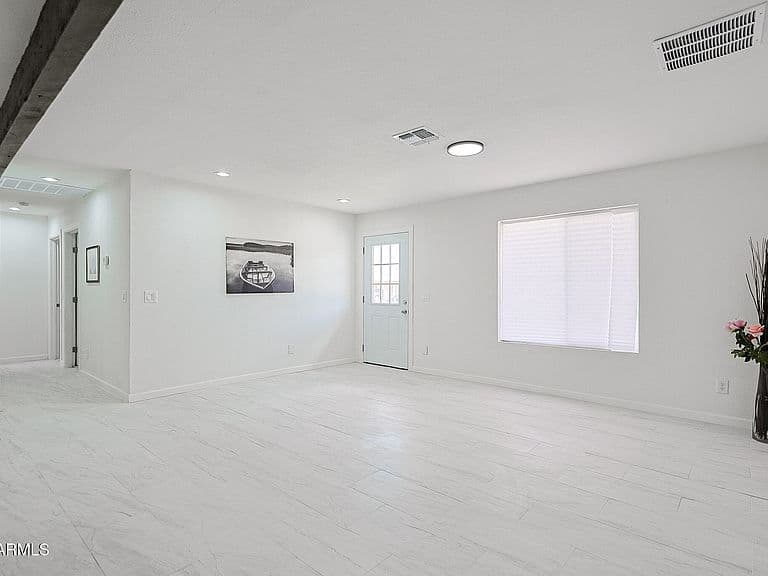 4212 N 47TH Drive photo 5