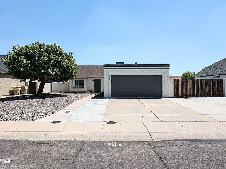 5925 W CROCUS Drive photo 3