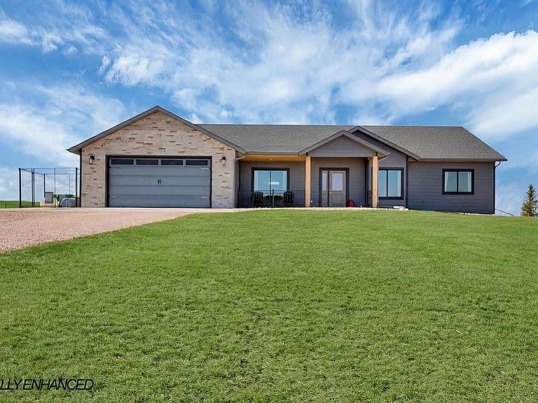 22869 Gateway Dr photo 4