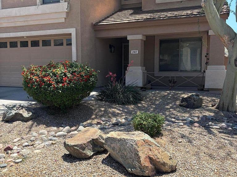 2411 W LUCIA Drive photo 3