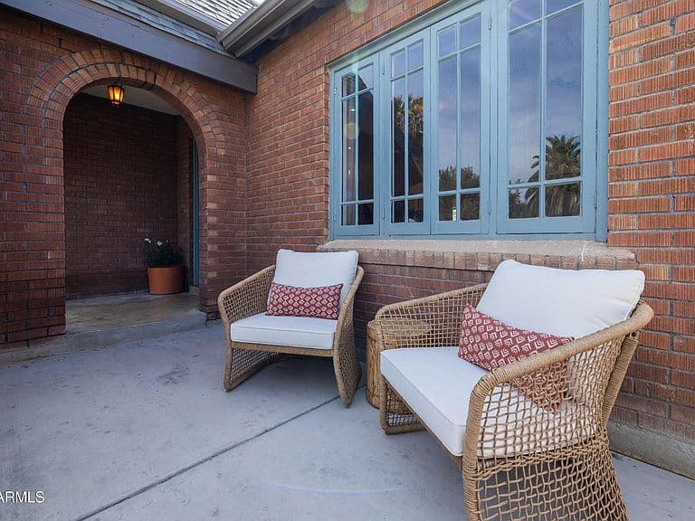 1325 W WILLETTA Street photo 5