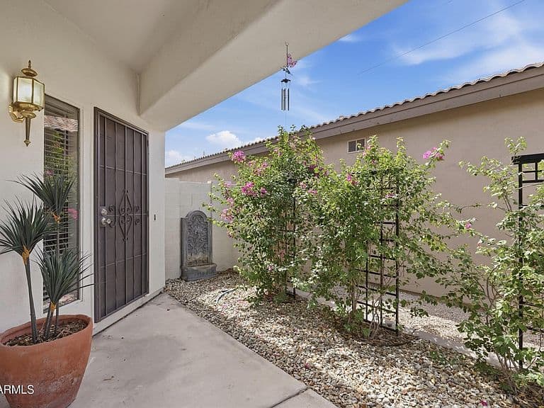 6635 W EL CORTEZ Place photo 3