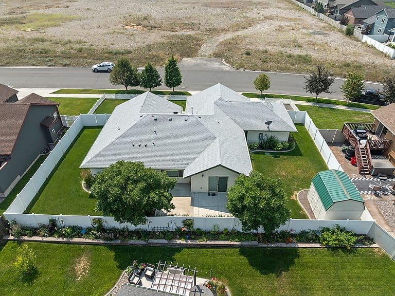1010 Wolf Rd photo 2