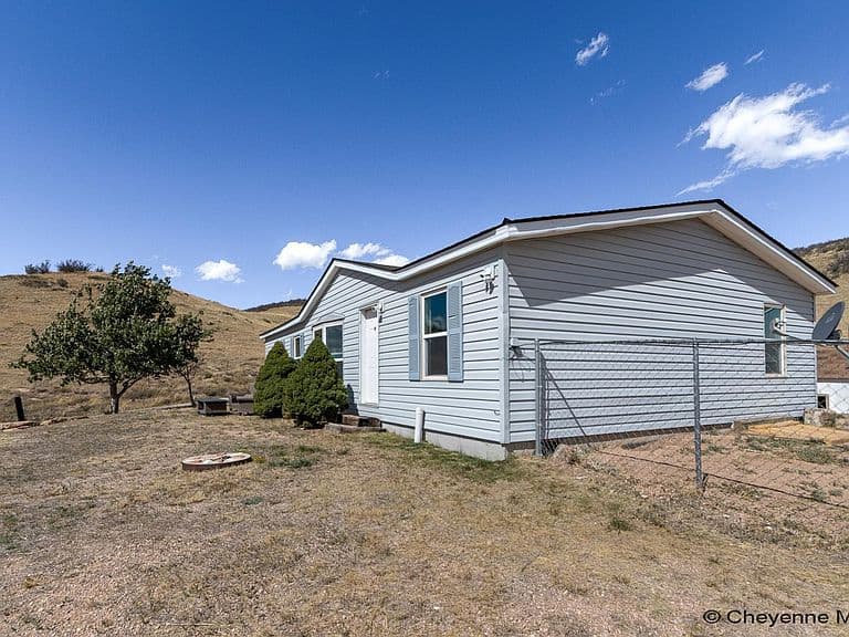 776 Hyde Merritt Rd photo 4