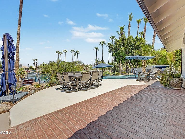 926 W COAST Drive photo 4