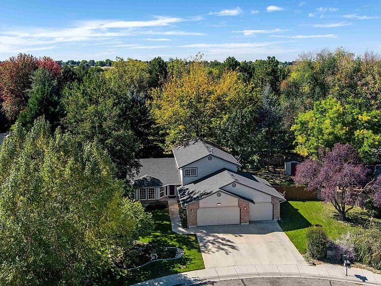 6071 N Drake Way photo 2