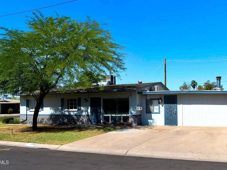 3824 N 8TH Avenue photo 2