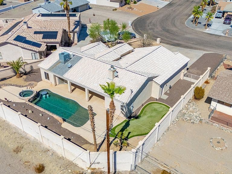 2627 Bamboo Dr photo 2