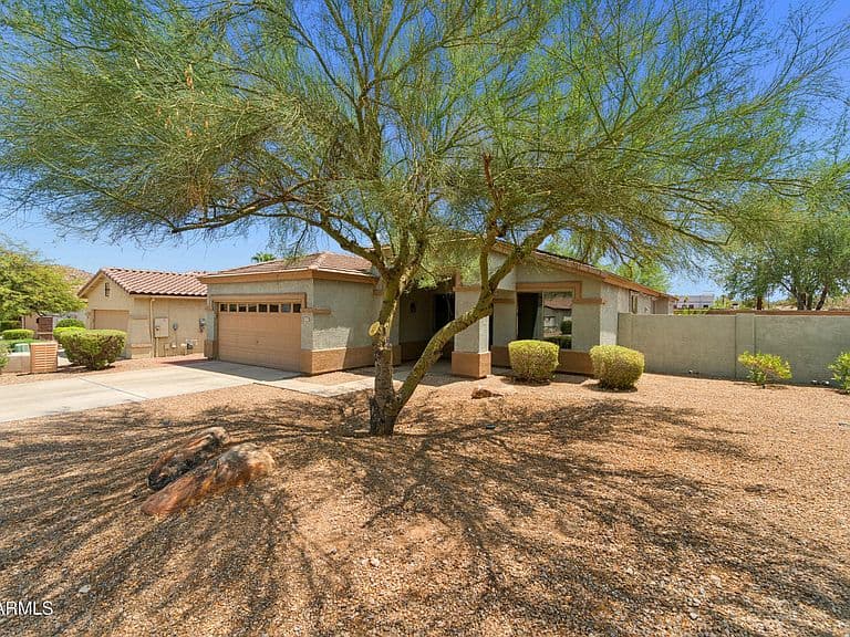 18391 W CAPISTRANO Avenue photo 5