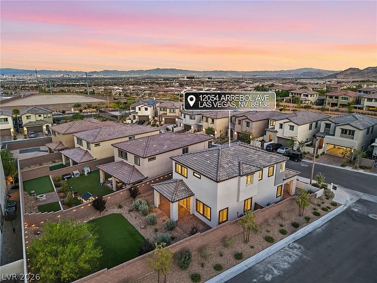 12054 Arrebol Ave photo 4