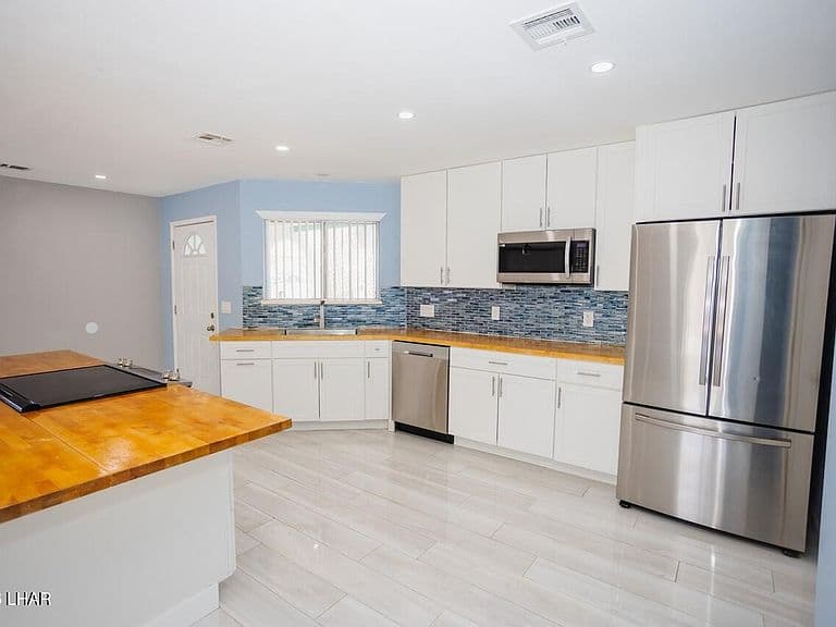 2290 Seabring Dr photo 5