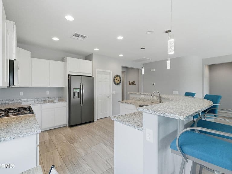 5793 W SARATOGA Court photo 4