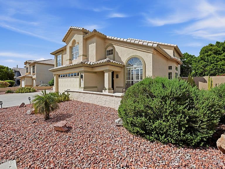 1054 E Golden Court photo 3