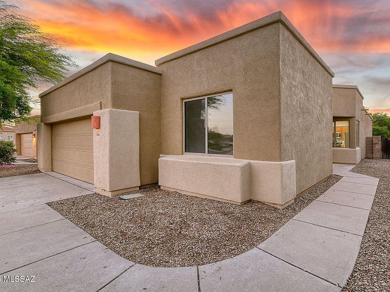 8546 N Sunny Rock Ridge Dr photo 2