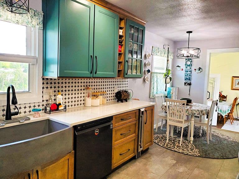 1505 N Mountain View Dr photo 5