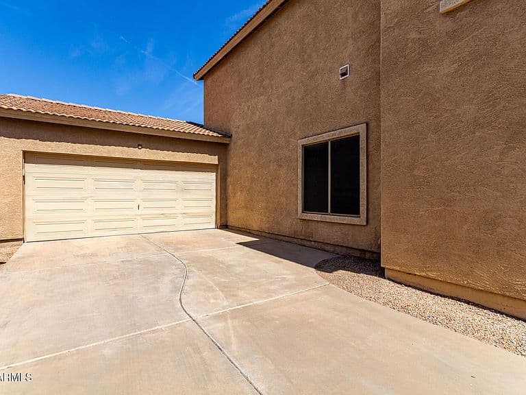 560 E RAINBOW Drive photo 3