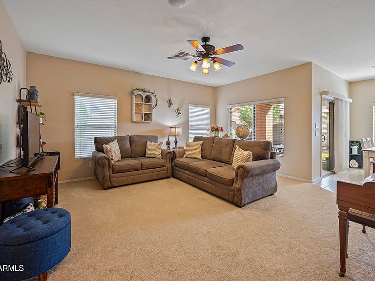 2645 E LONGHORN Place photo 2