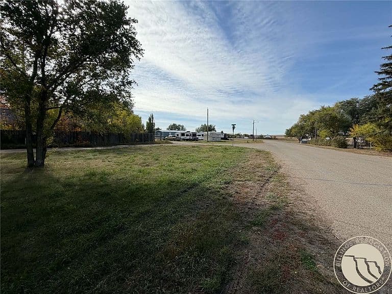 206 Section Ave photo 2