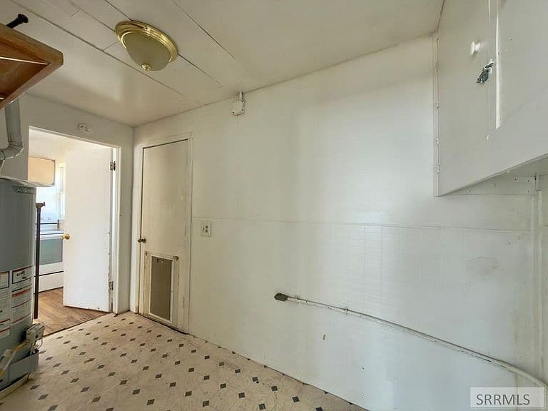 948 Fairbanks Ave photo 3