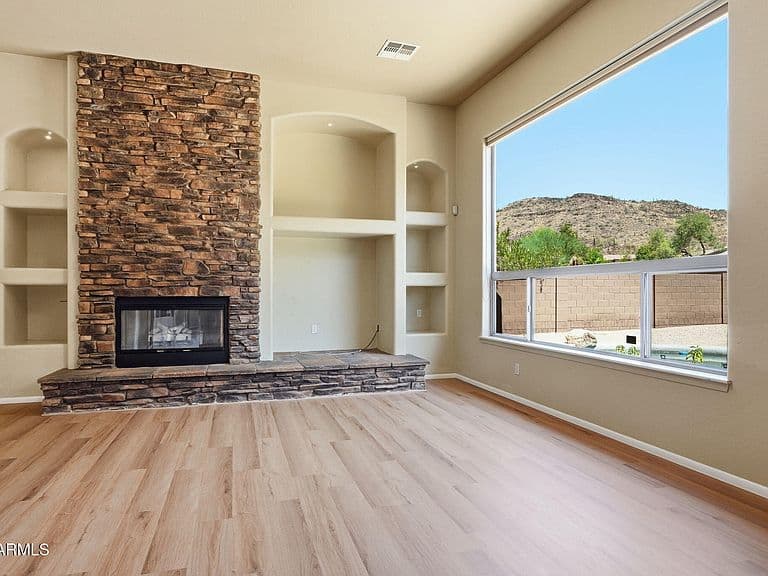 25801 N LAWLER Loop photo 5