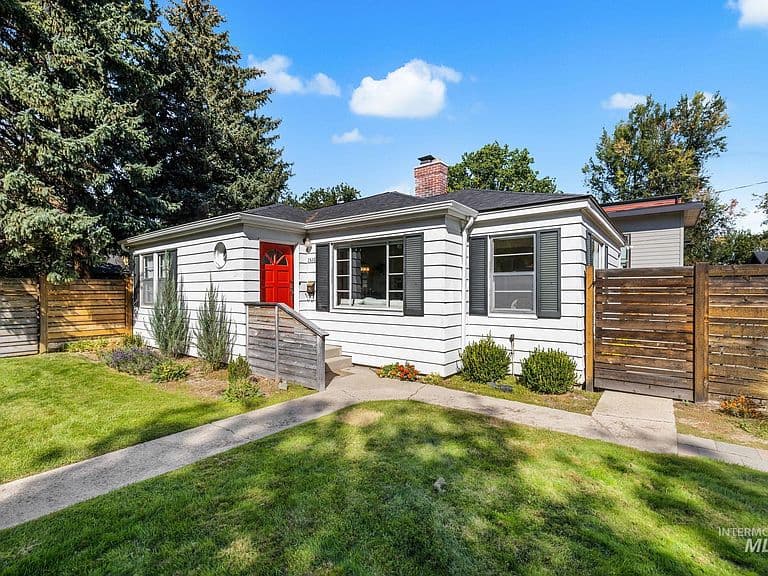 1516 W Williams St photo 2