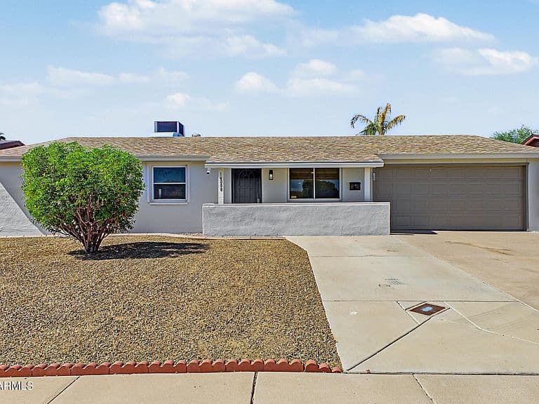 14008 N 37th Place photo 2