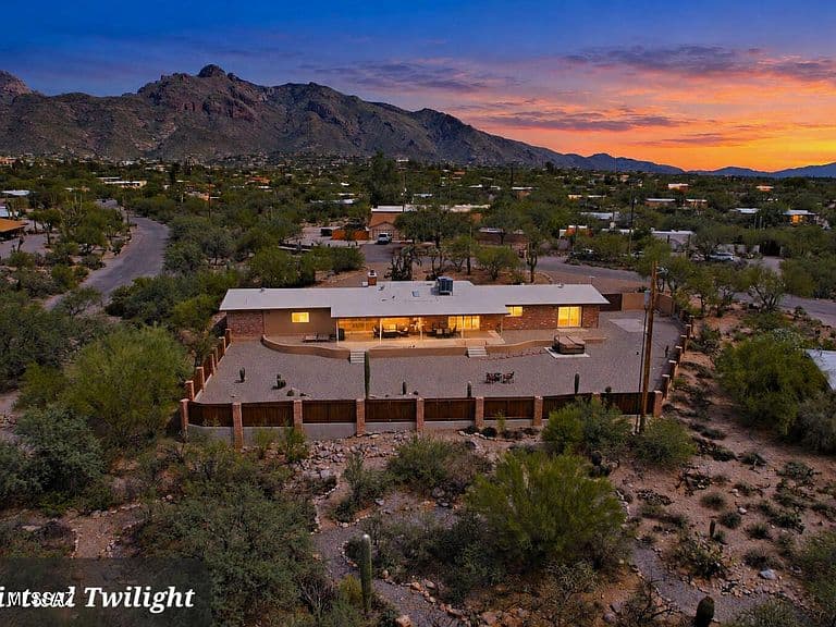 6615 N Camino De La Karina photo 2