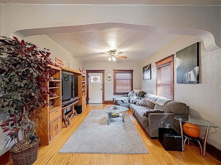 441 S Grant photo 4