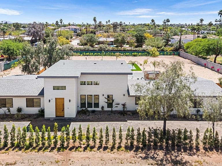 8621 E INDIAN BEND Road photo 2