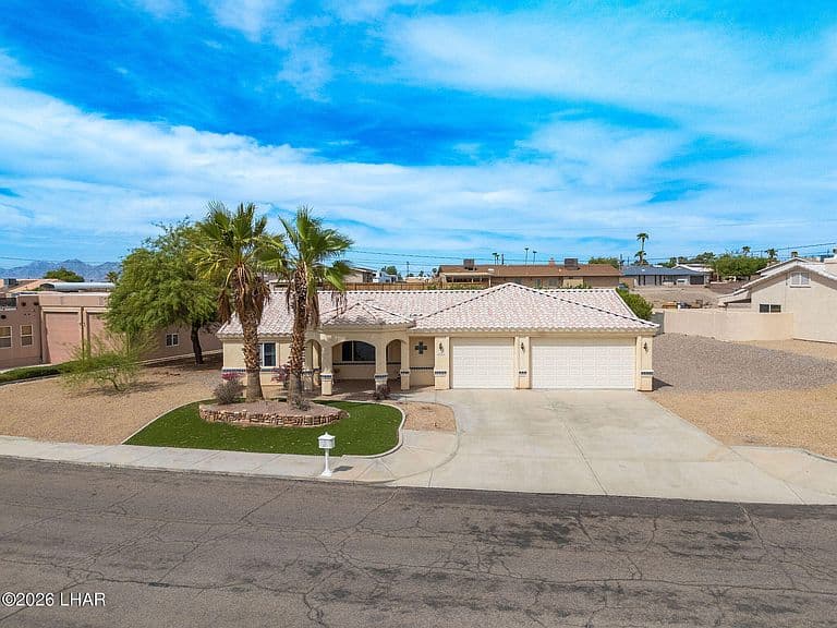 2811 Tonto Dr photo 2