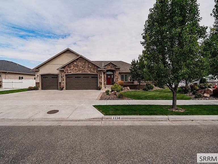 1150 N Blue Grass Ln photo 1