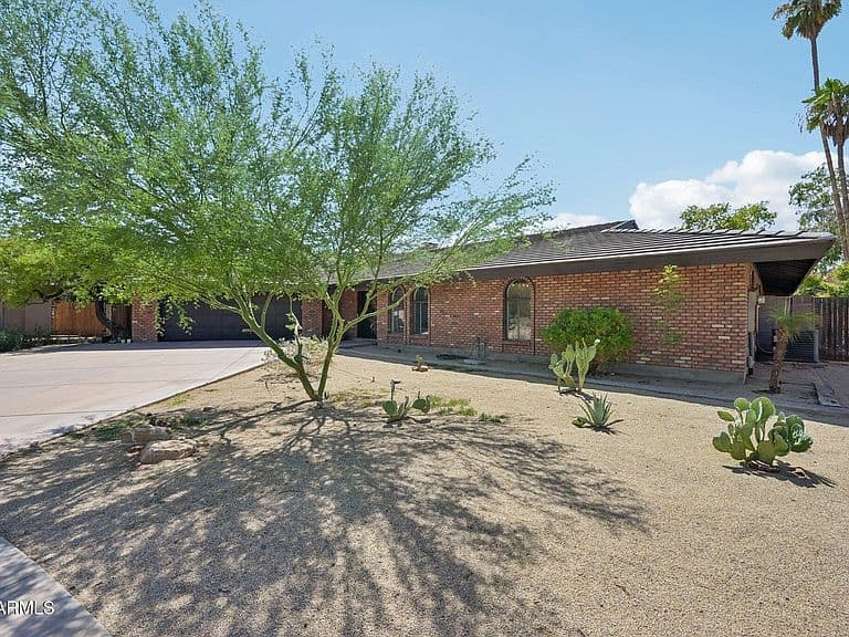 123 E LOMA VISTA Drive photo 3