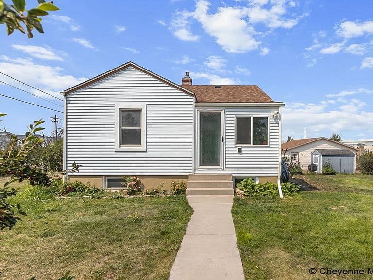 1318 Cherry St photo 3