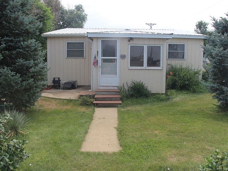 401 S Railway Ave photo 1