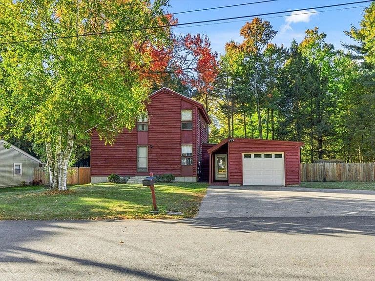 66 Robbins Road photo 1